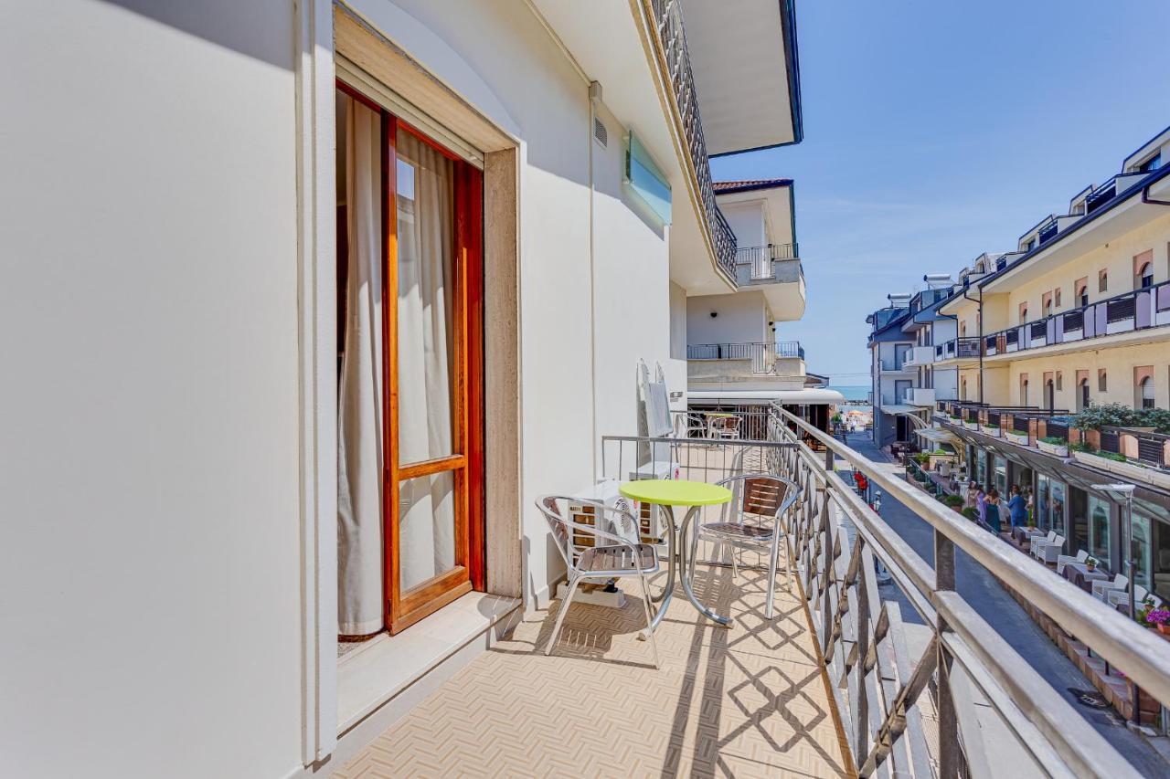 Hotel Amalfi Bellaria-Igea Marina Bagian luar foto